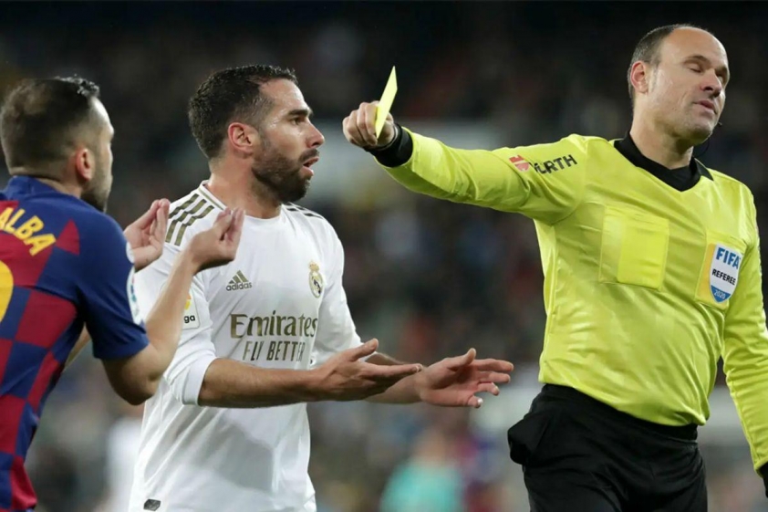 Barca mất oan một quả 11m ở El Clasico?