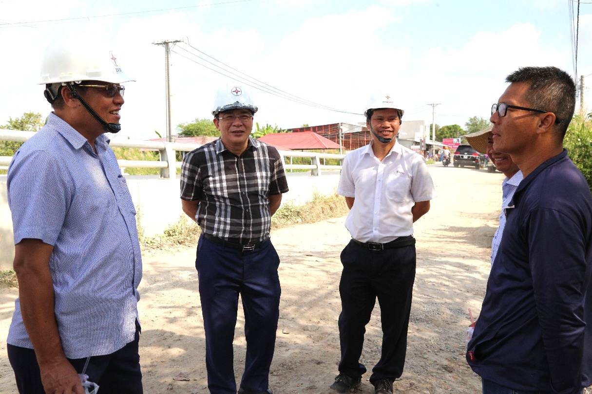 Ngành điện miền Nam: Xuyên Tết bám công trường